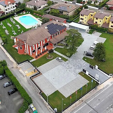 Hotel - Il Giardino Del Cigno 3*